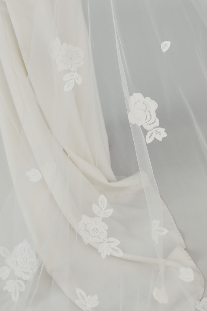 Product Petal Lace Cathedral Length Veil Image