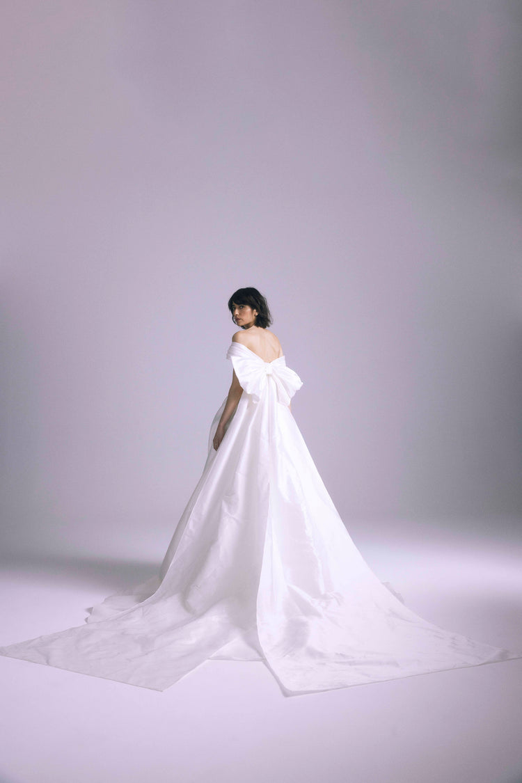 Antonia, dress from Collection Bridal by Amsale, Fabric: taffeta