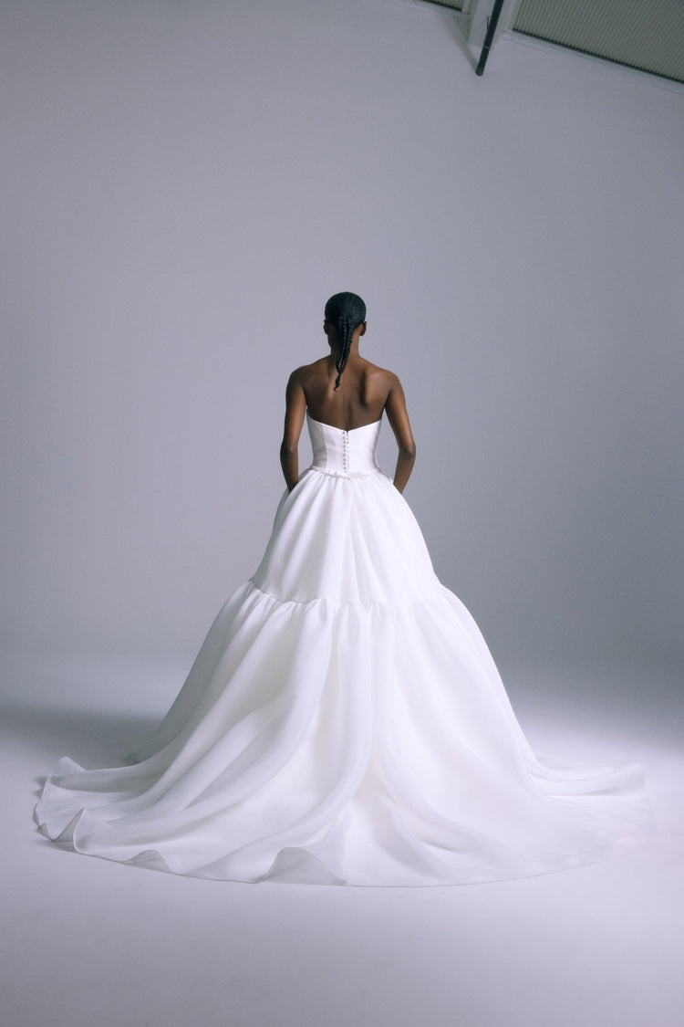 Toby, dress from Collection Bridal by Amsale, Fabric: gazar