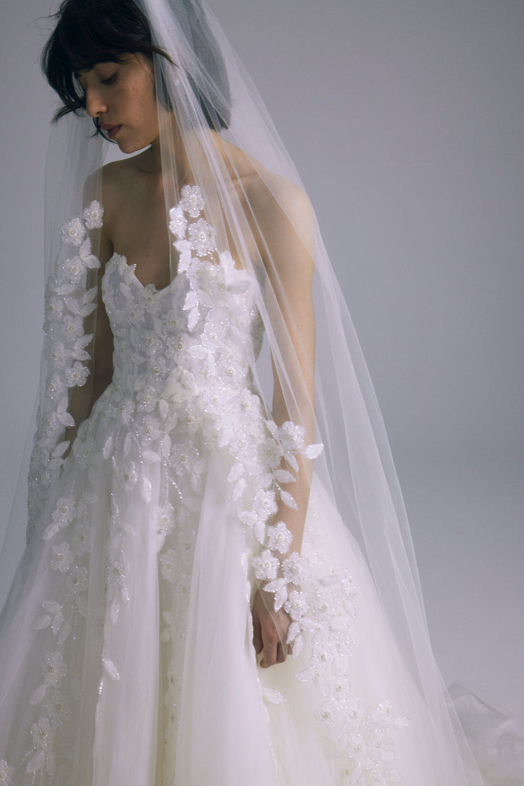 Embroidered Cathedral Veil, accessory from Collection Accessories by Amsale, Fabric: embroidered-tulle