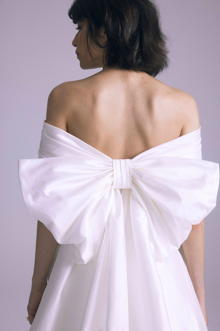 Antonia, dress from Collection Bridal by Amsale, Fabric: taffeta