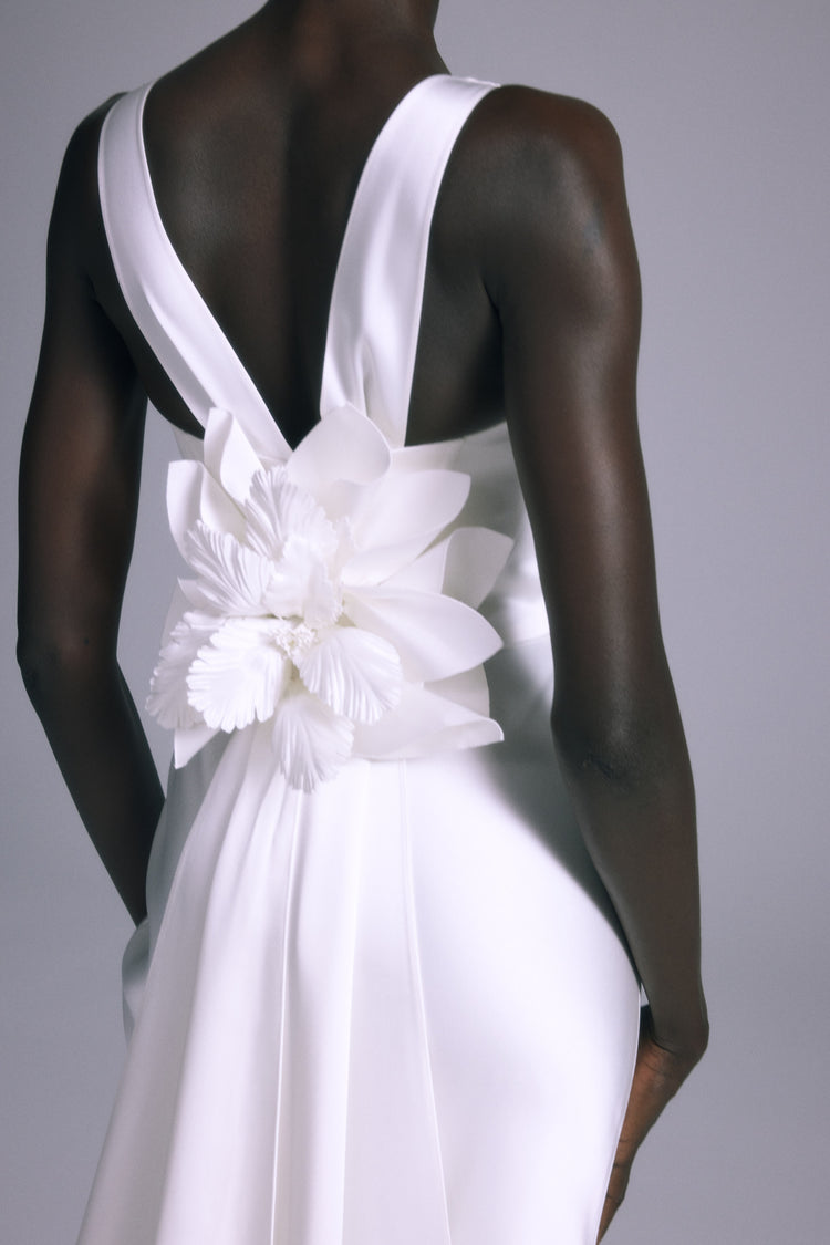 Aoki, dress from Collection Bridal by Amsale, Fabric: satin