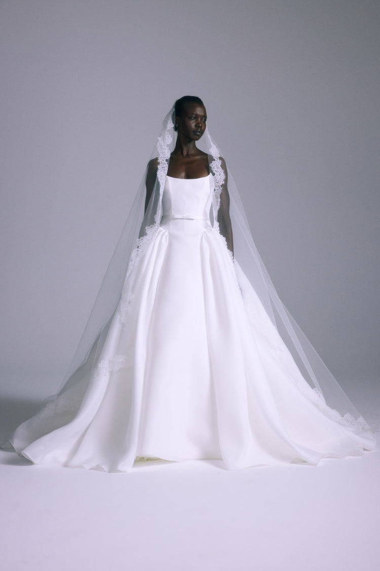 Delicate Lace Trimmed Veil, accessory from Collection Accessories by Amsale