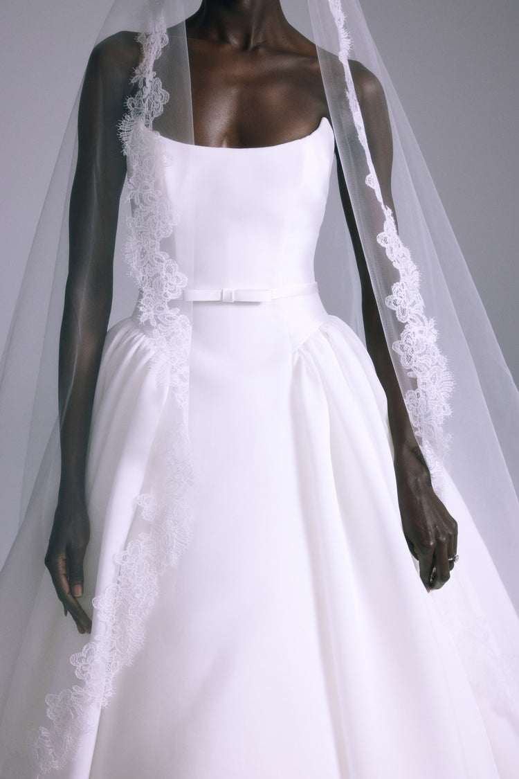 Delicate Lace Trimmed Veil, accessory from Collection Accessories by Amsale