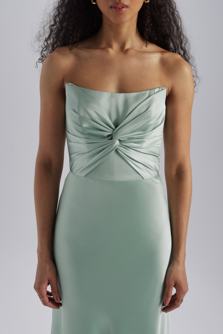 Aretha, dress from Collection Bridesmaids by Amsale, Fabric: fluid-satin