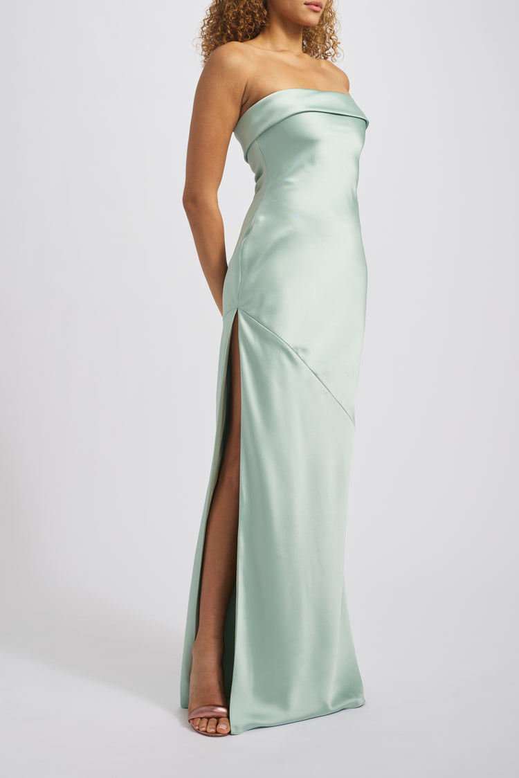 Fable, dress from Collection Bridesmaids by Amsale, Fabric: fluid-satin