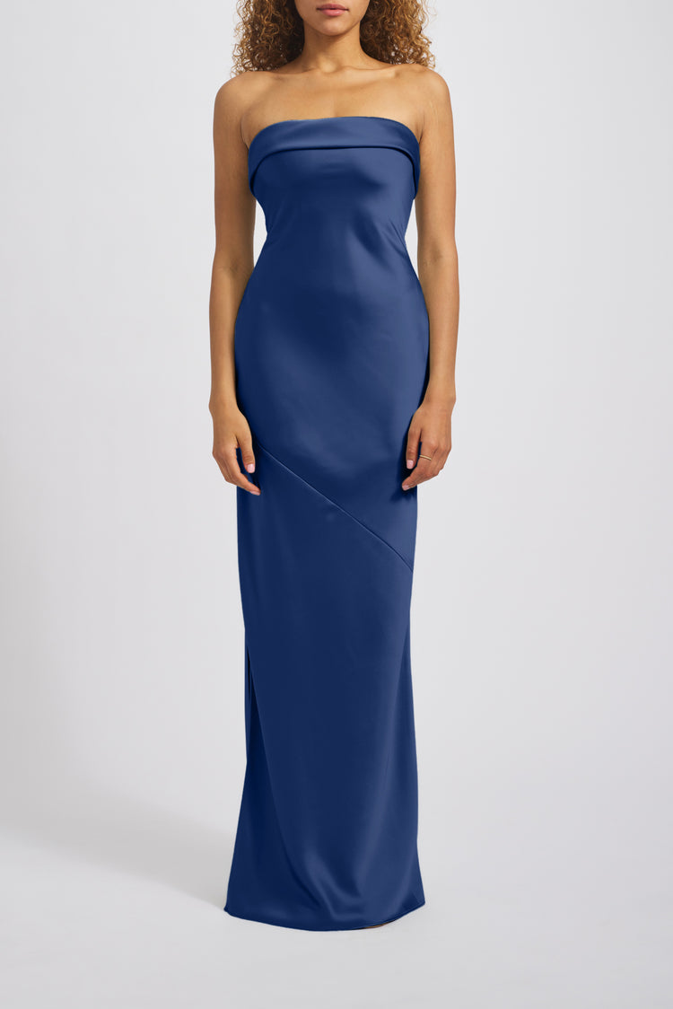 Fable, dress from Collection Bridesmaids by Amsale, Fabric: fluid-satin