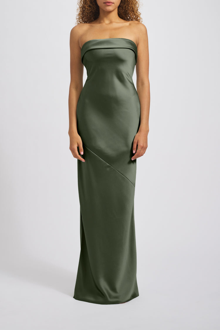 Fable, dress from Collection Bridesmaids by Amsale, Fabric: fluid-satin