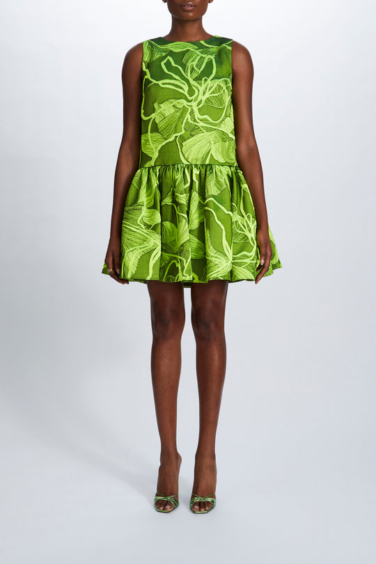 P695, $1,895, dress from Collection Evening by Amsale, Fabric: jacquard