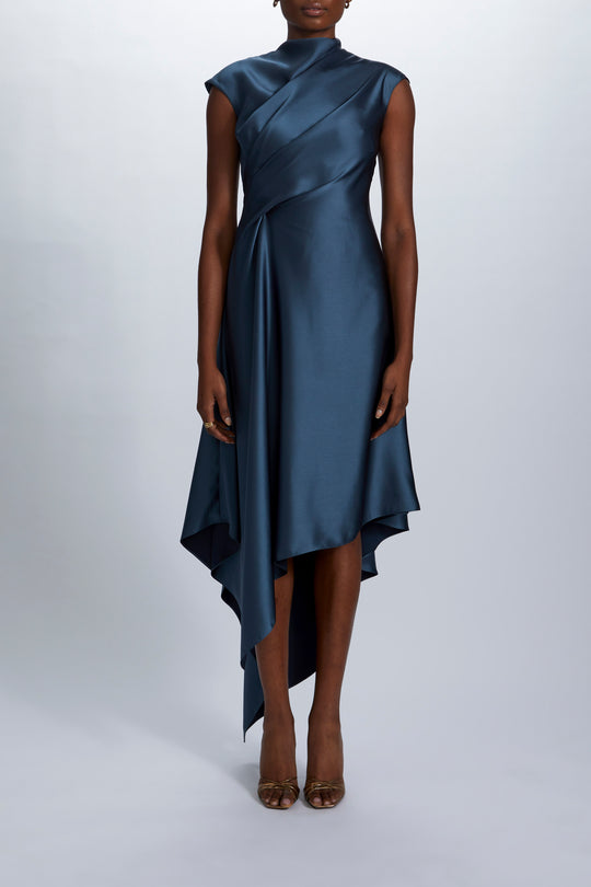 P720S, $595, dress from Collection Evening by Amsale, Fabric: fluid-satin
