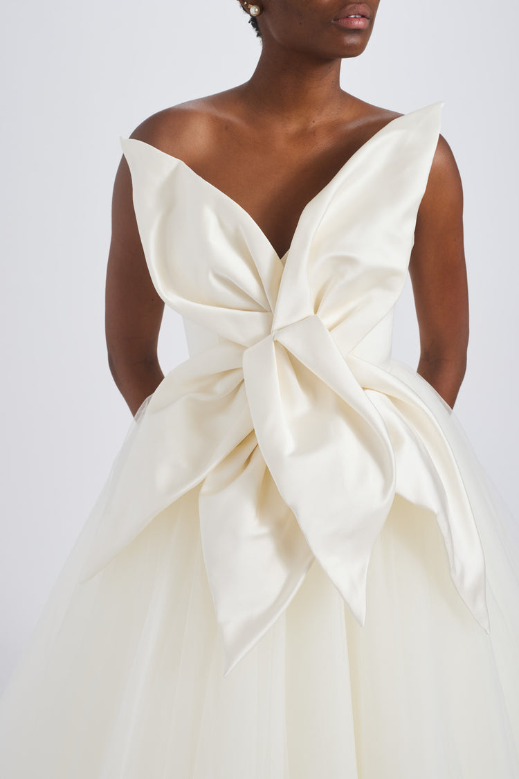 Image number 2: Oversized 3D Flower Dress, detail view