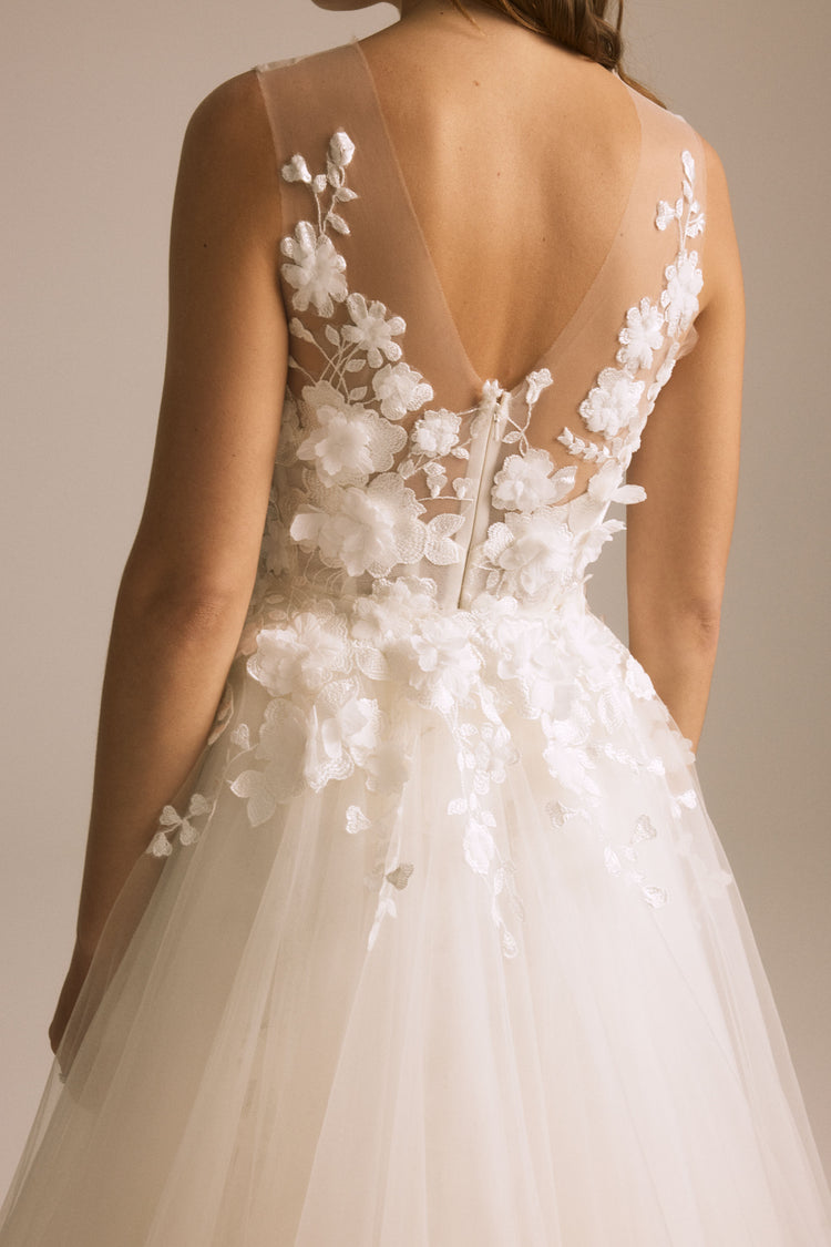 Image number 6: Tulle Overskirt for Floriane, view 7