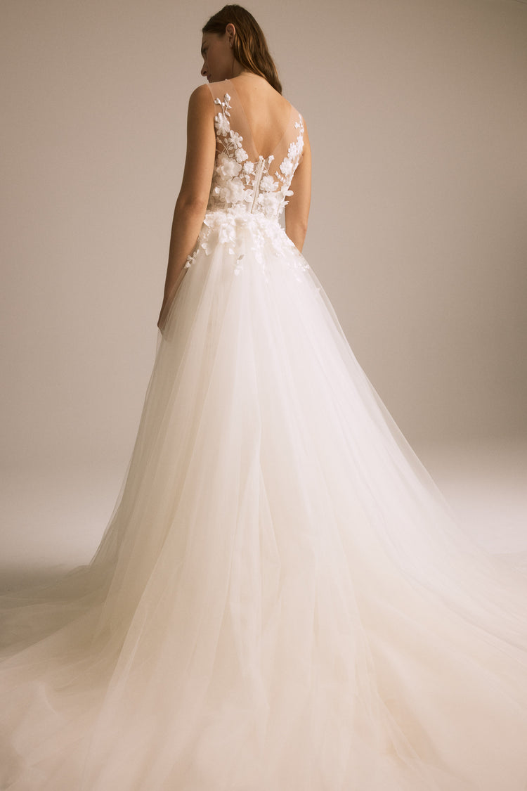 Image number 1: Tulle Overskirt for Floriane, view 2