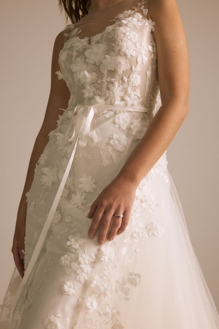 Image number 2: Tulle Overskirt for Floriane, view 3
