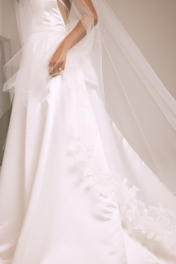 Embroidered Lace Blusher Veil, accessory from Collection Accessories by Nouvelle Amsale