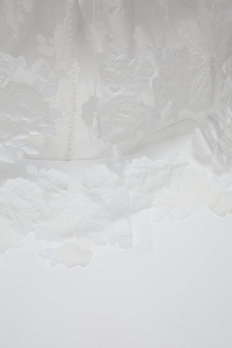 Marcelina Veil, accessory from Collection Accessories by Nouvelle Amsale, Fabric: fil-coupe-jacqaurd