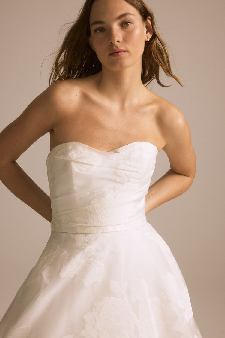 Image number 7: Marcelina, detail view