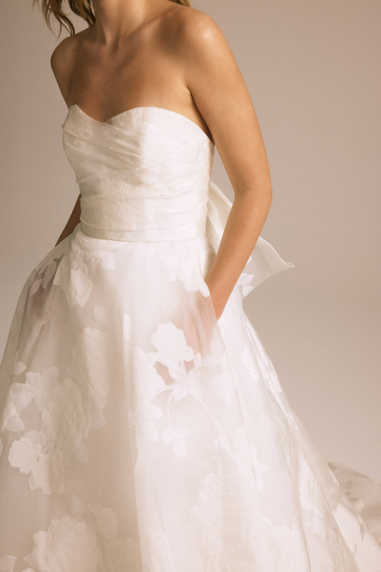 Image number 9: Marcelina, detail view