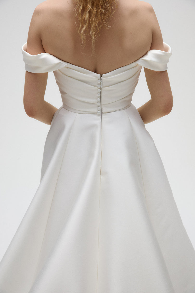 Image number 3: Marlene, view 4