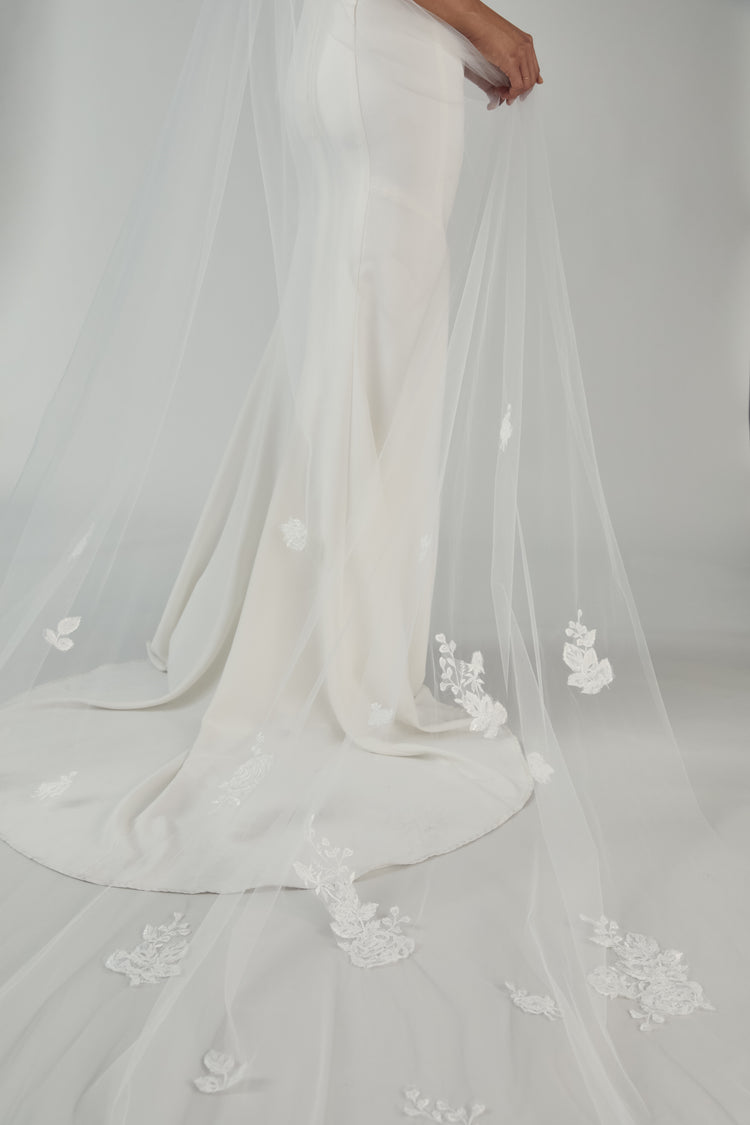 Cathedral Length Veil with Shimmer Lace, accessory from Collection Accessories by Nouvelle Amsale, Fabric: tulle