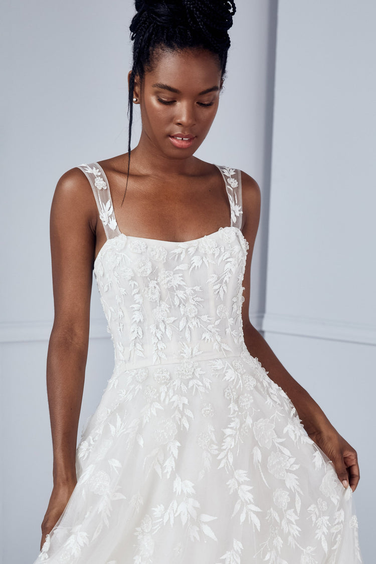 Yumi, dress from Collection Bridal by Amsale, Fabric: tulle