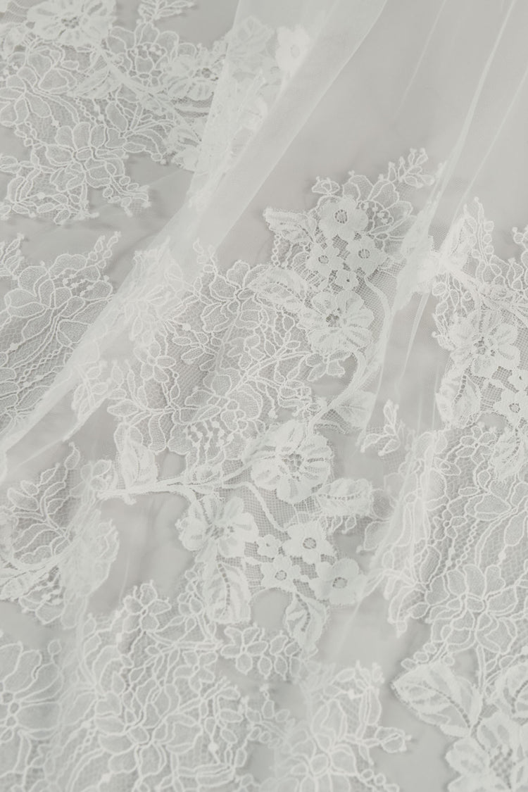 Chantilly Lace Veil, accessory from Collection Accessories by Nouvelle Amsale, Fabric: tulle
