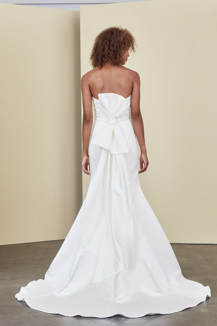 Image number 3: Tiernan, back view