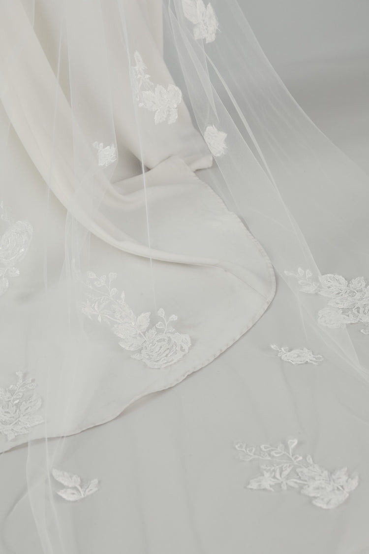 Cathedral Length Veil with Shimmer Lace, accessory from Collection Accessories by Nouvelle Amsale, Fabric: tulle