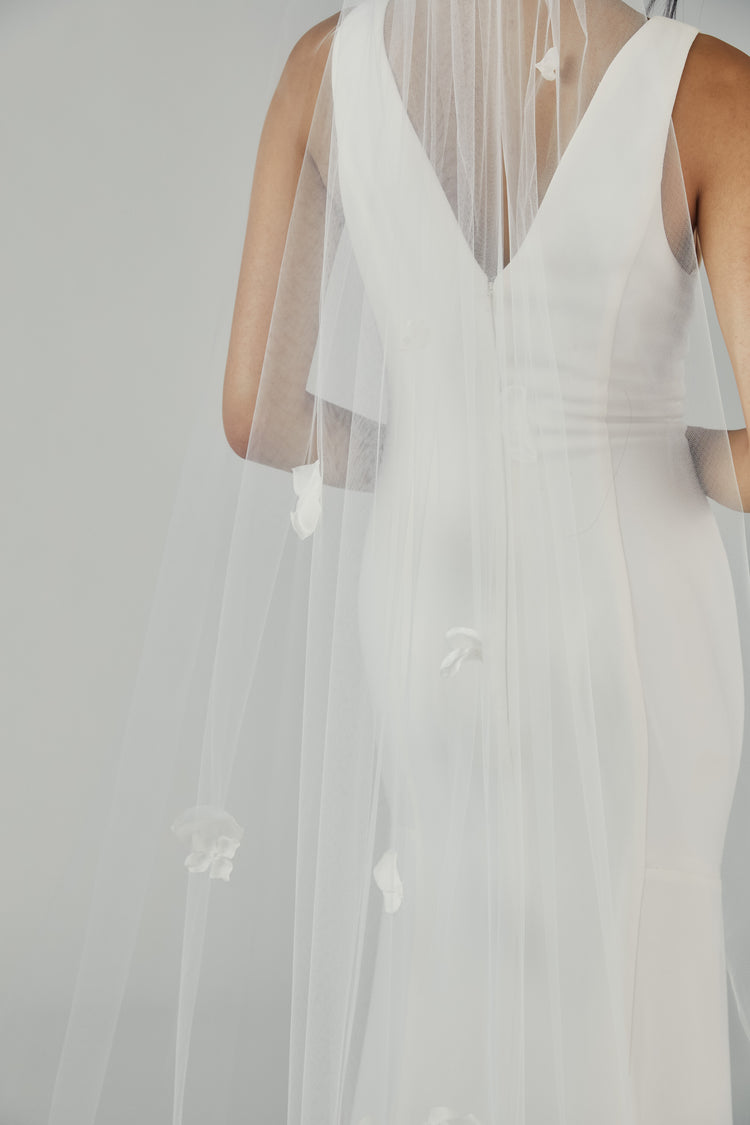 Cathedral Length Veil with Petals, accessory from Collection Accessories by Amsale, Fabric: tulle