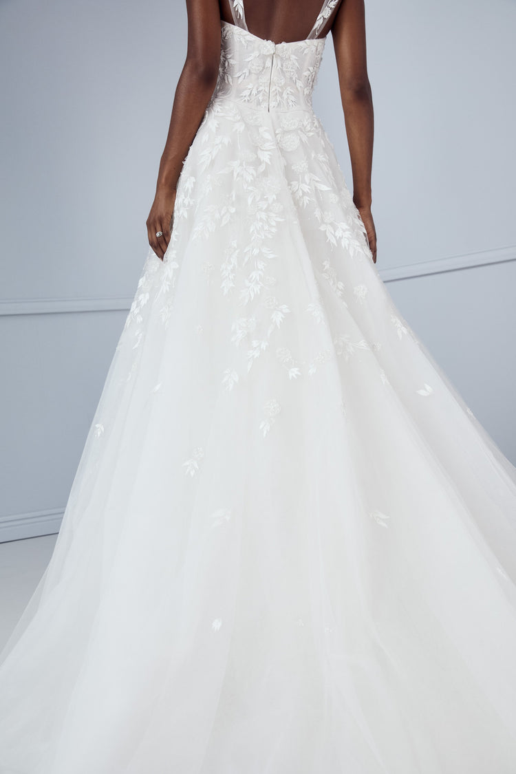 Yumi, dress from Collection Bridal by Amsale, Fabric: tulle