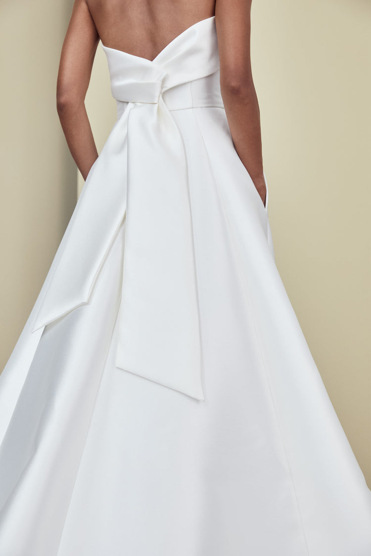 Image number 5: Rainey, back view