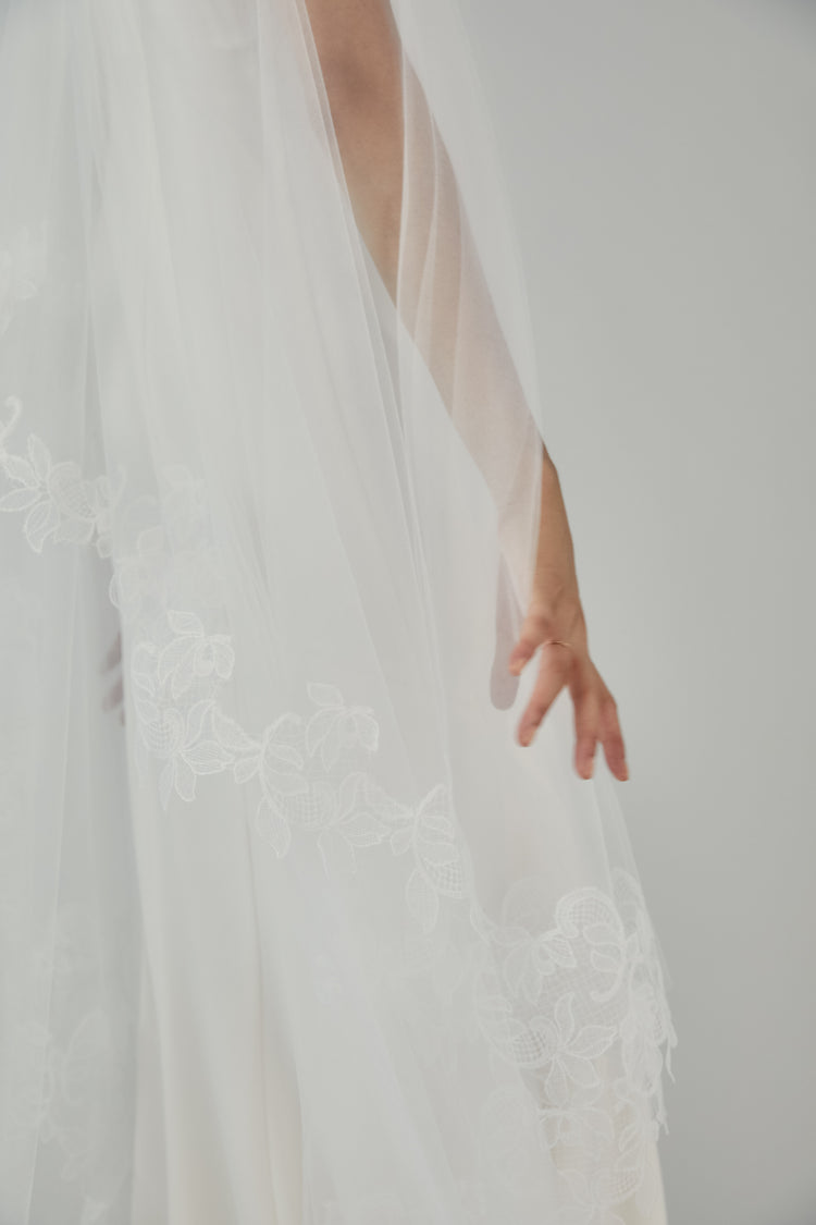 Butterfly Veil with Ivy Lace, accessory from Collection Accessories by Nouvelle Amsale, Fabric: tulle