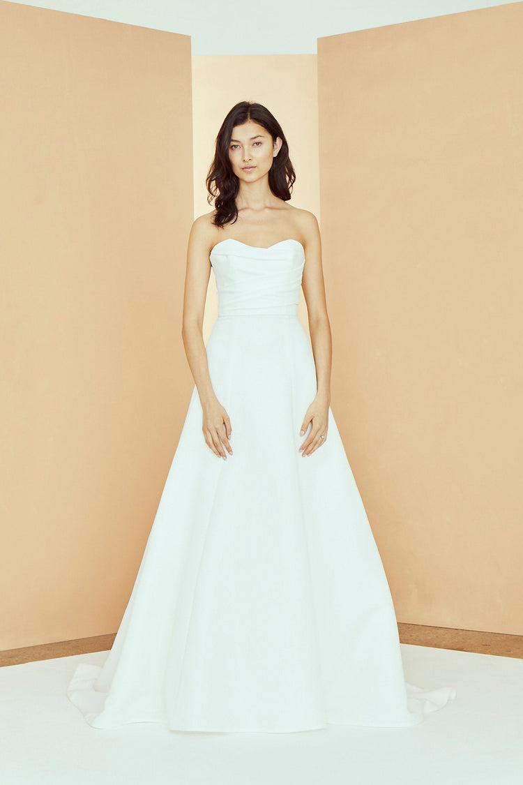 Image number 1: Kirsten, front view