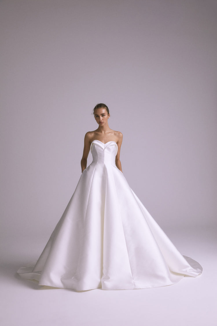 Ada, dress from Collection Bridal by Amsale, Fabric: silk-magnolia