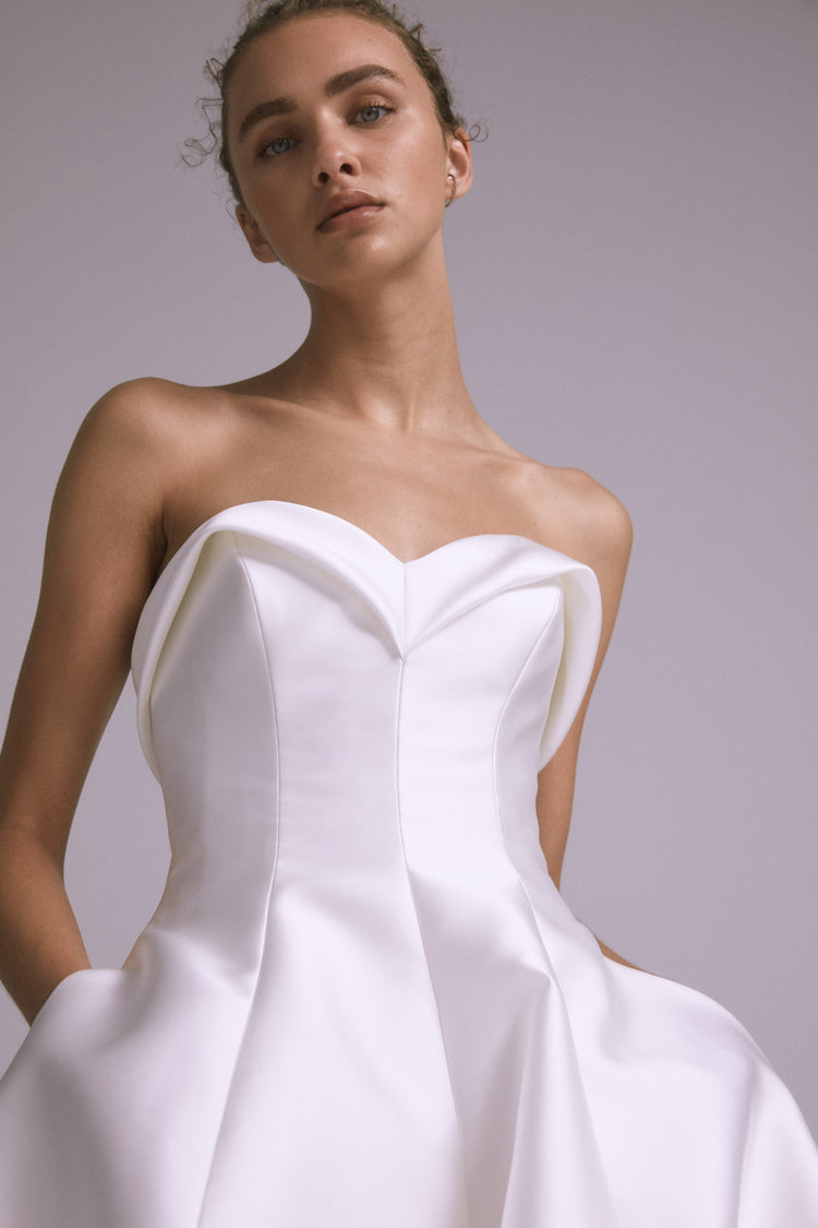 Ada, dress from Collection Bridal by Amsale, Fabric: silk-magnolia