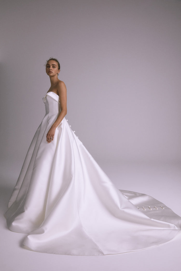 Ada, dress from Collection Bridal by Amsale, Fabric: silk-magnolia