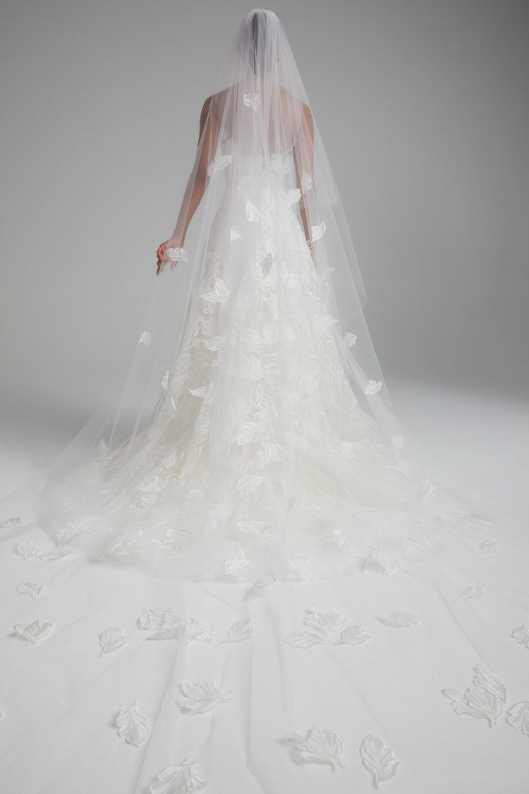 3D leaf cathedral veil, accessory from Collection Accessories by Amsale, Fabric: embellished-tulle