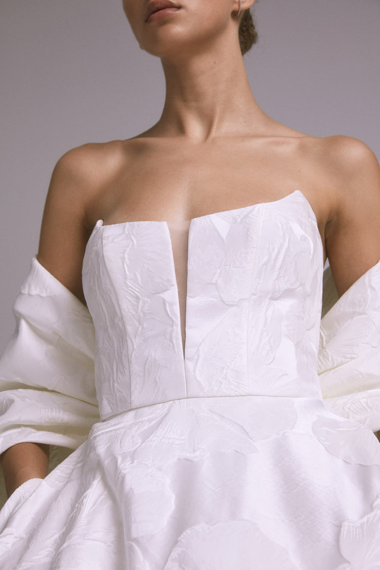 Jacquard Cocoon, accessory from Collection Accessories by Amsale