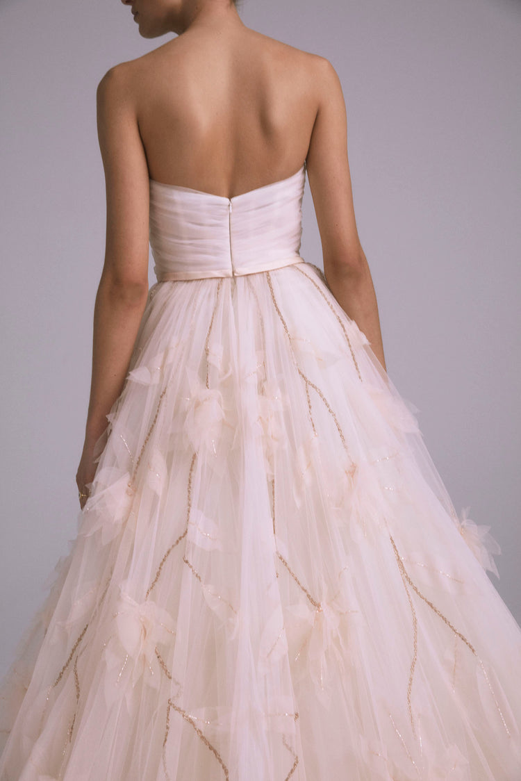 Zora, dress from Collection Bridal by Amsale, Fabric: faille
