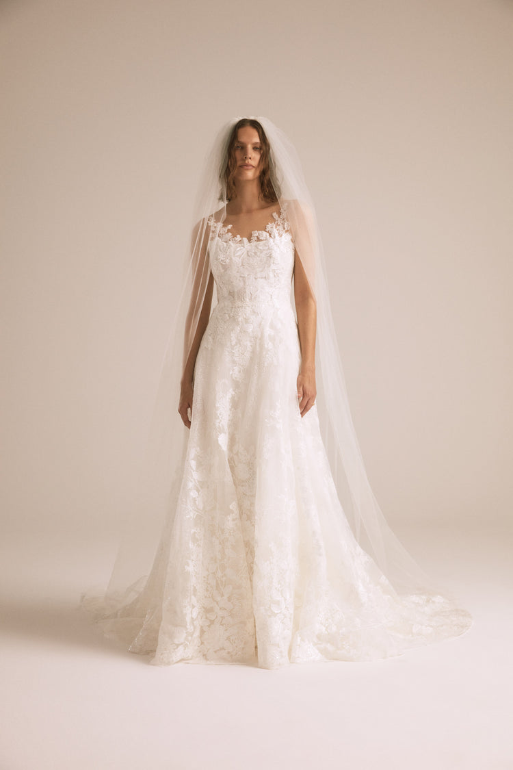 Lace Border Veil, accessory from Collection Accessories by Nouvelle Amsale