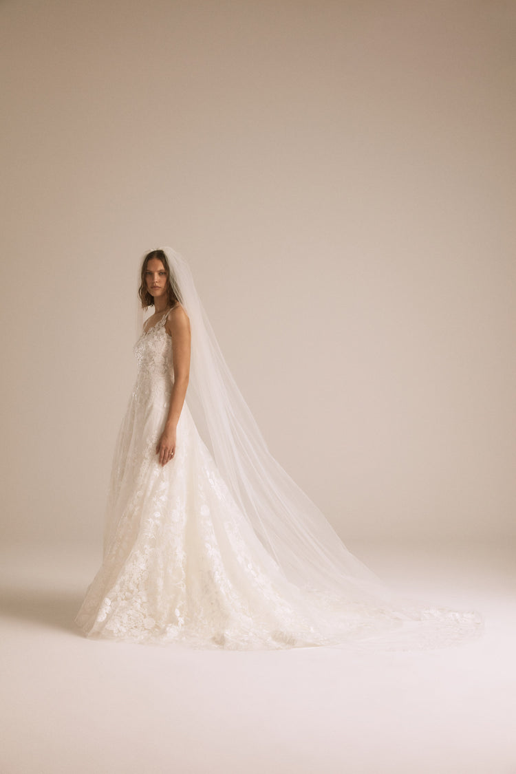 Lace Border Veil, accessory from Collection Accessories by Nouvelle Amsale