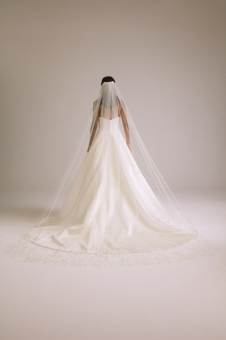 Floral Embellished Veil, accessory from Collection Accessories by Nouvelle Amsale, Fabric: floral-embellished-tulle