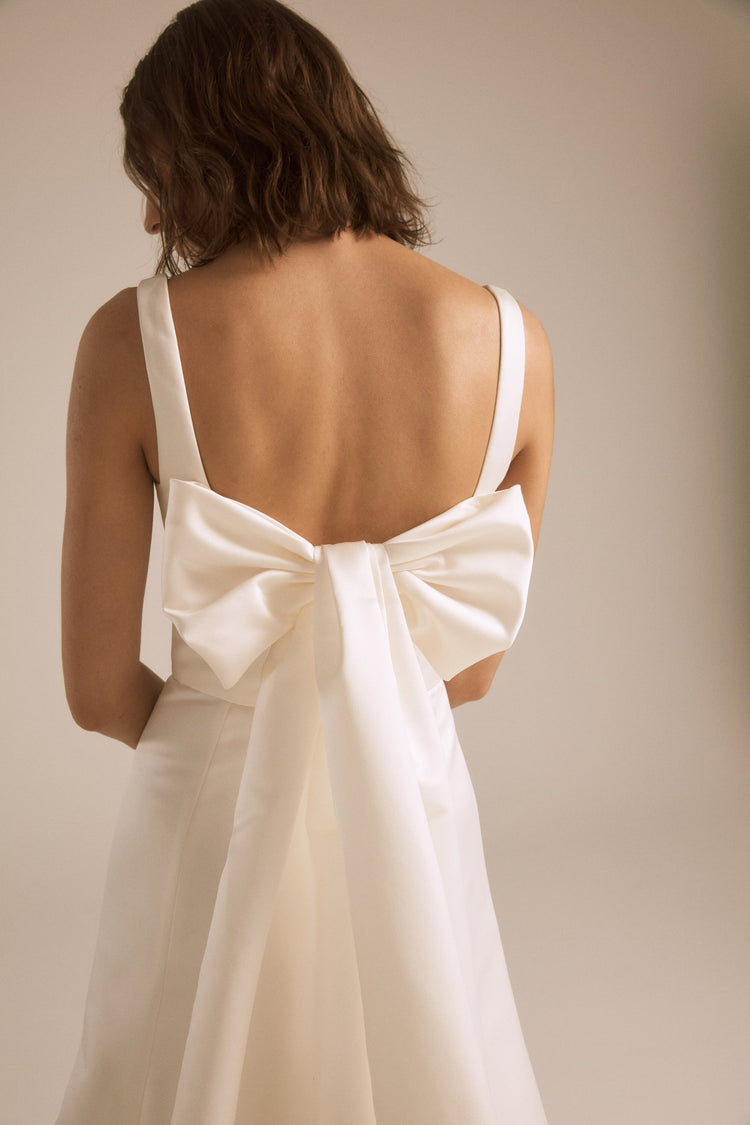 Coda, dress from Collection Bridal by Nouvelle Amsale, Fabric: duchess-satin