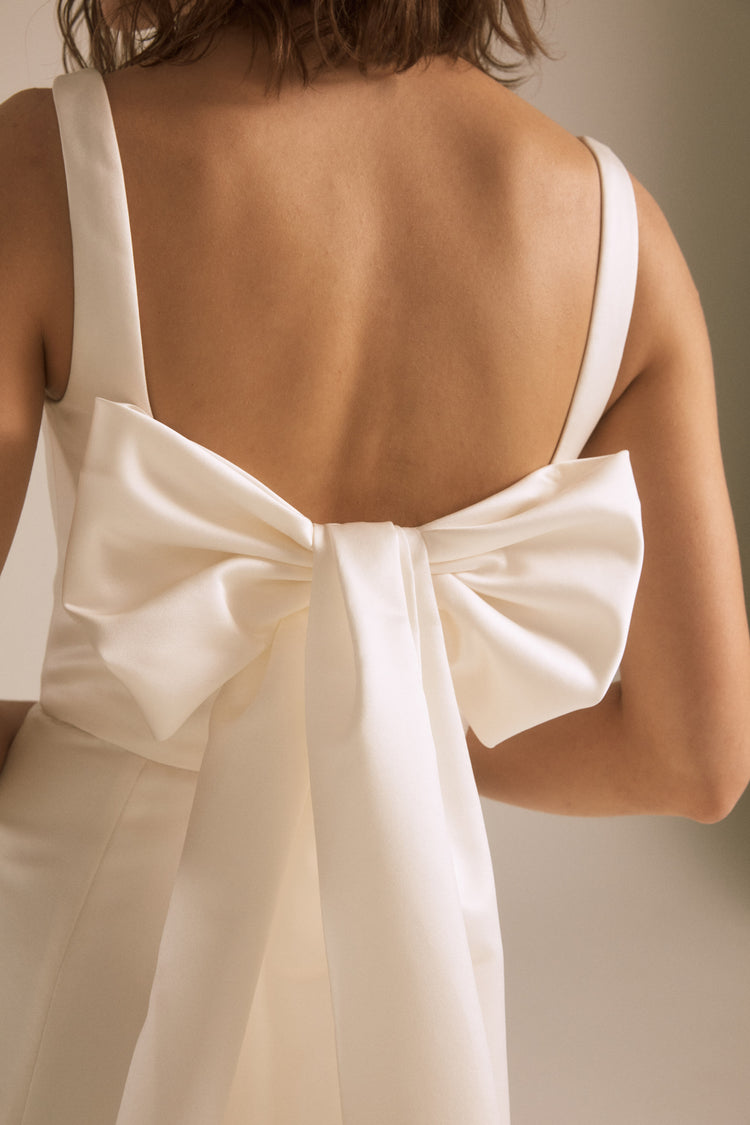Coda, dress from Collection Bridal by Nouvelle Amsale, Fabric: duchess-satin