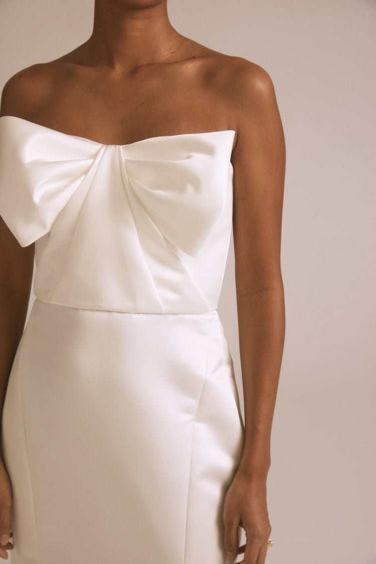 Gabrielle, dress from Collection Bridal by Nouvelle Amsale, Fabric: duchess-satin