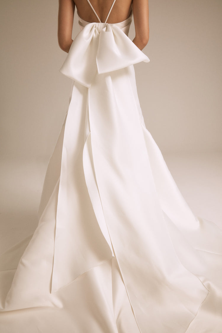 Golda, dress from Collection Bridal by Nouvelle Amsale, Fabric: mikado