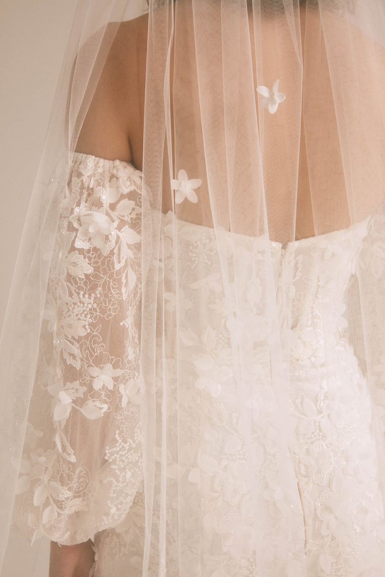 3D Floral Embellished Veil, accessory from Collection Accessories by Nouvelle Amsale