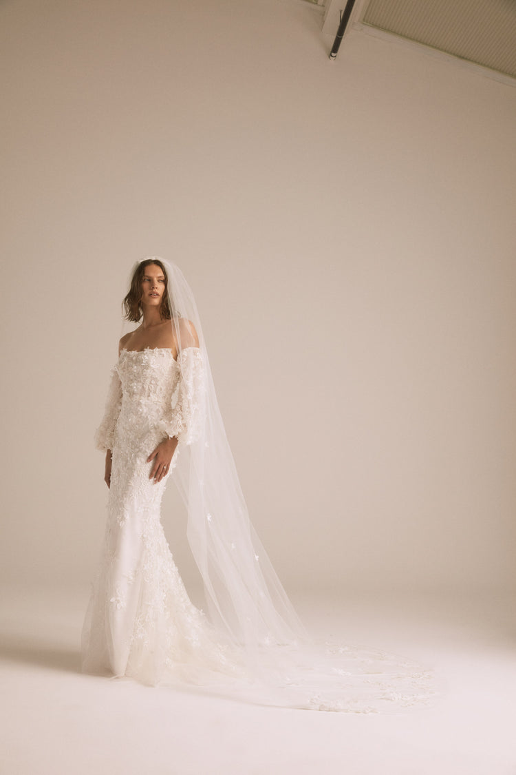 3D Floral Embellished Veil, accessory from Collection Accessories by Nouvelle Amsale