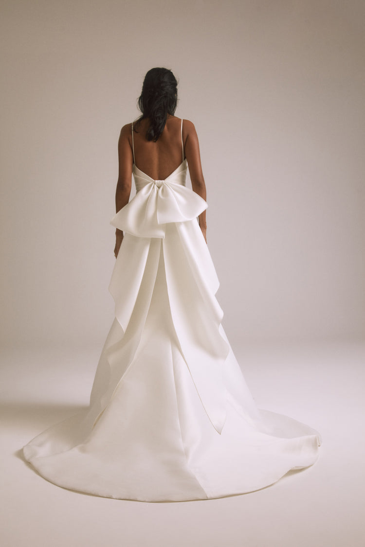 Image number 3: Liv, back view