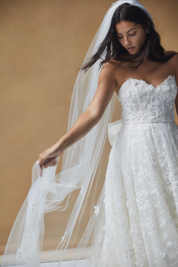 Floral embroidery Veil, accessory from Collection Accessories by Nouvelle Amsale